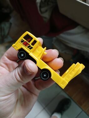 yellow Scania rally truck Unbranded 1:64 Scale Toy Diecast